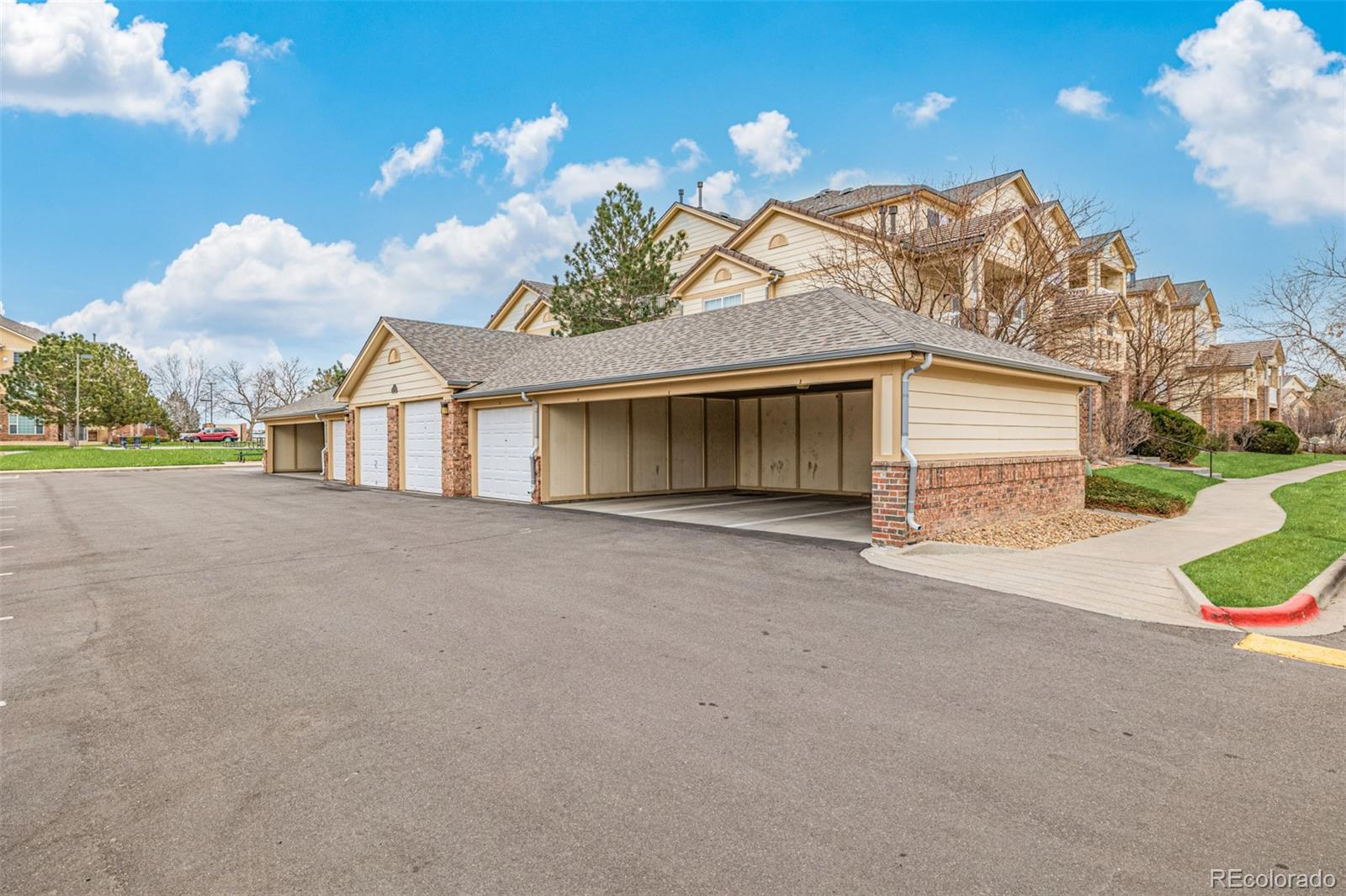 5726 N Genoa Way Aurora CO 80019