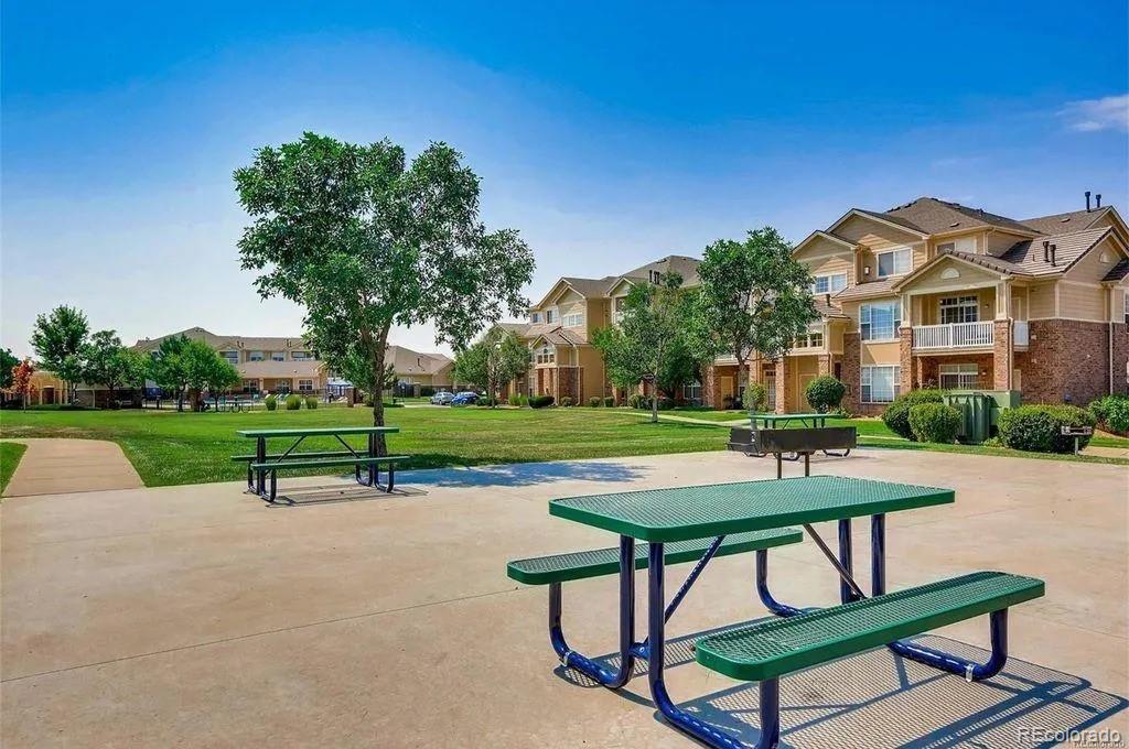 5726 N Genoa Way Aurora CO 80019