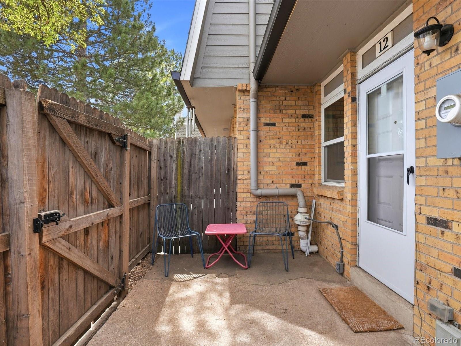 1527 S Owens Street Denver CO 80232