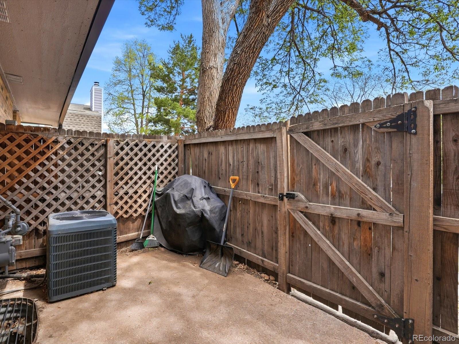 1527 S Owens Street Denver CO 80232