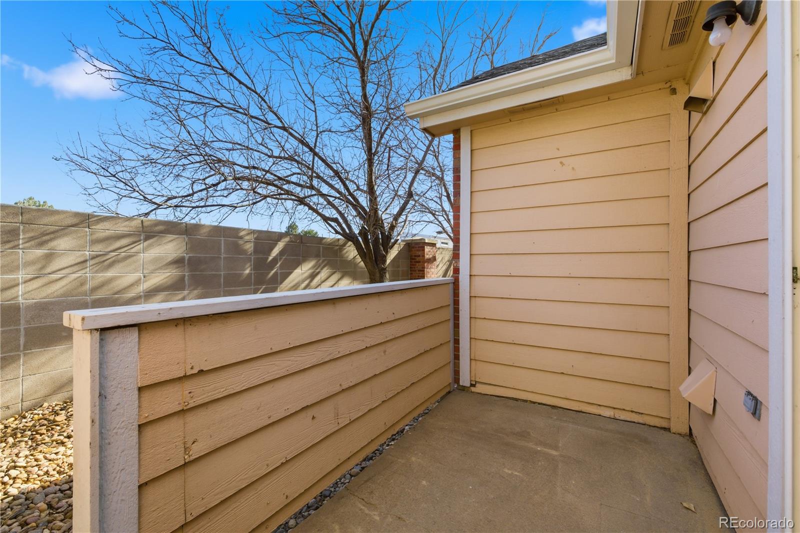 1748 Eagle Street Aurora CO 80011