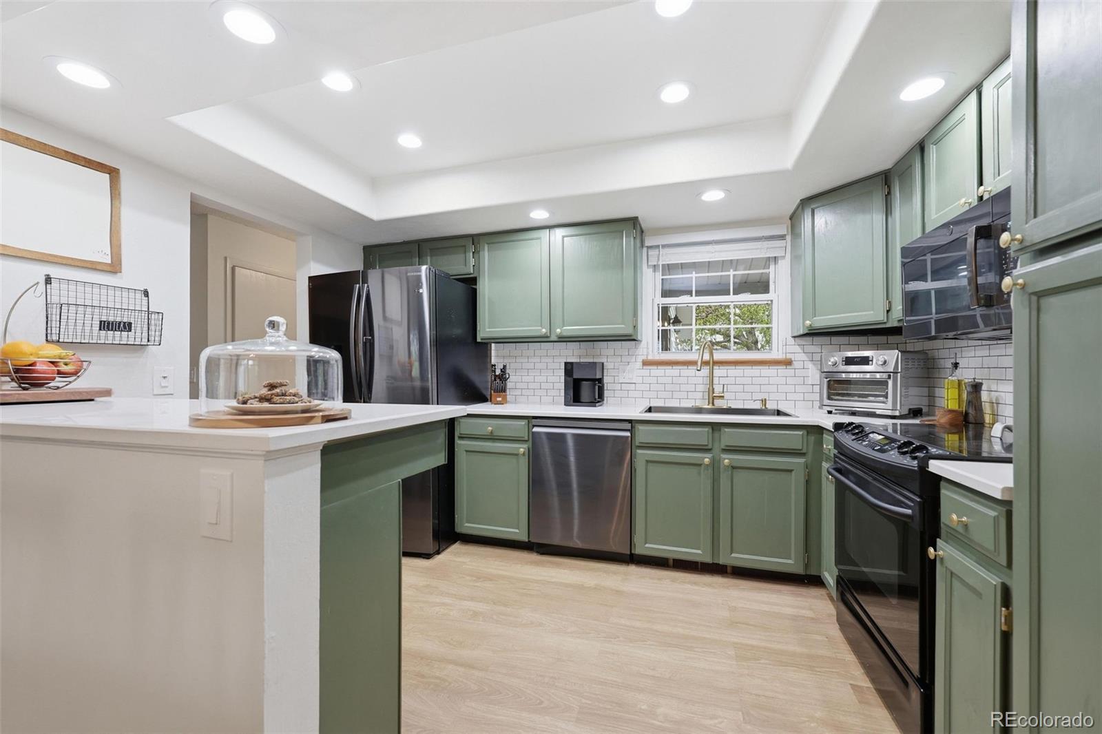 2598 S Vaughn Way Aurora CO 80014