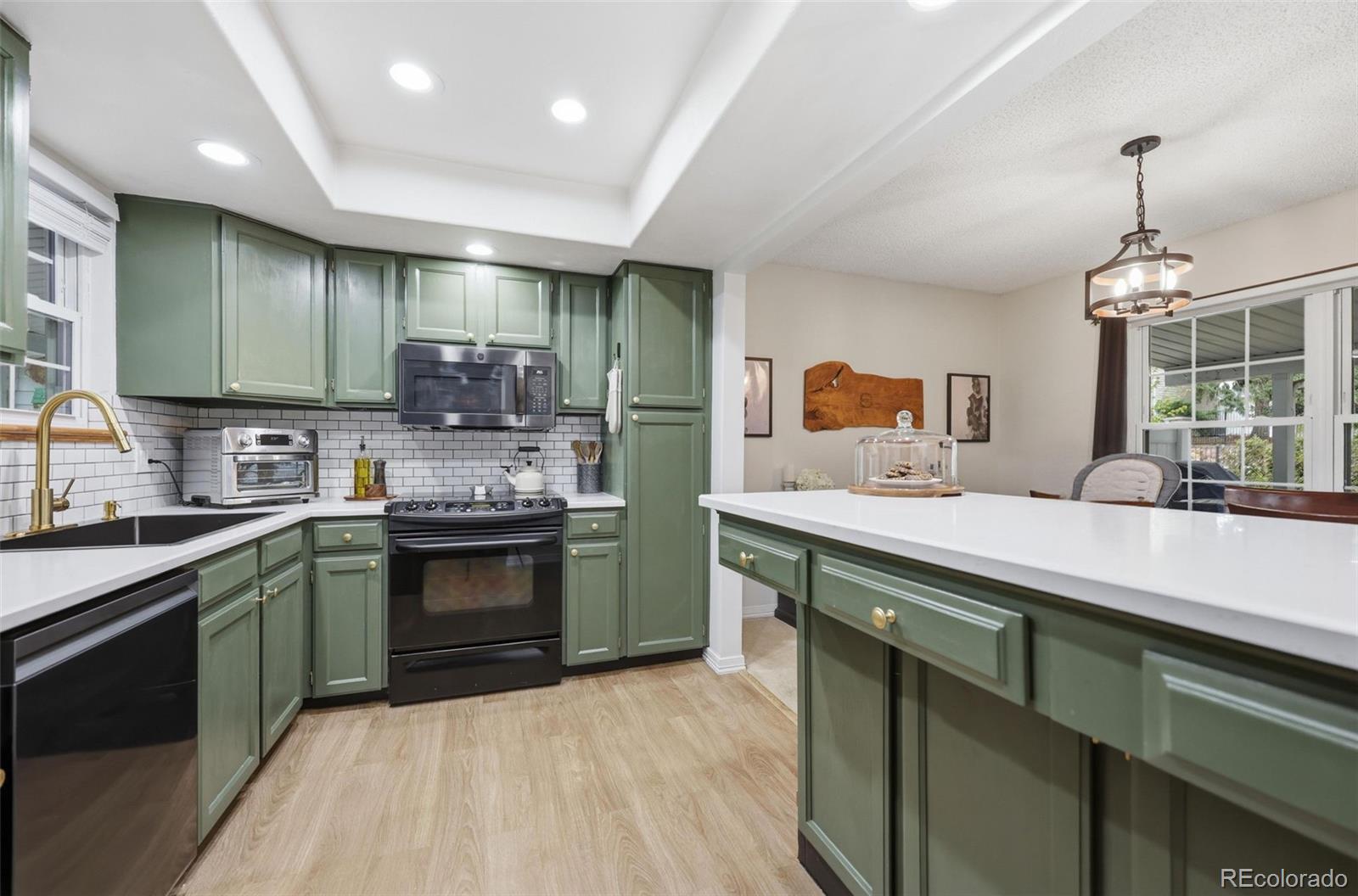 2598 S Vaughn Way Aurora CO 80014