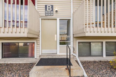 381 S Ames Street Lakewood CO 80226