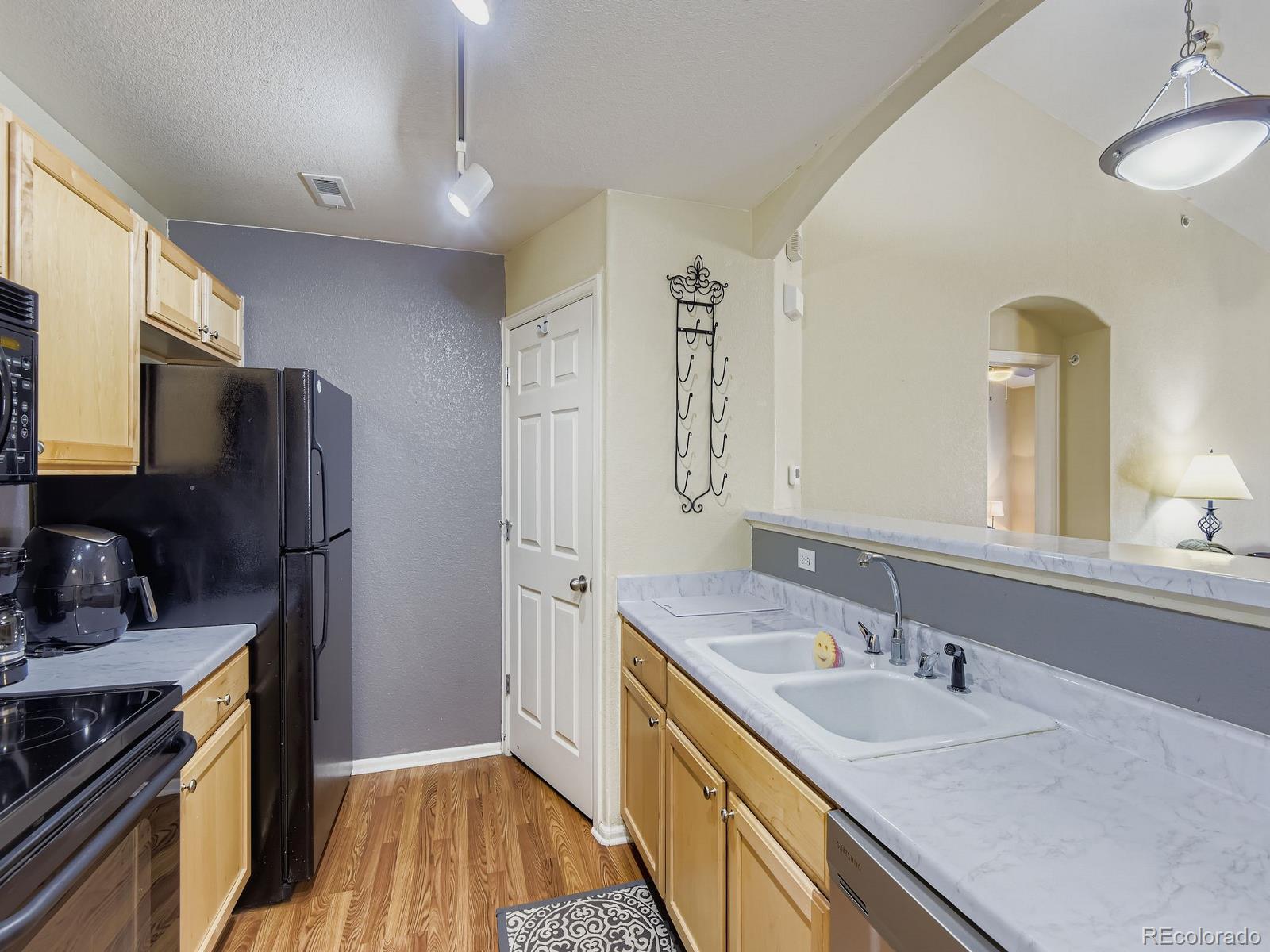 5255 Memphis Street Denver CO 80239