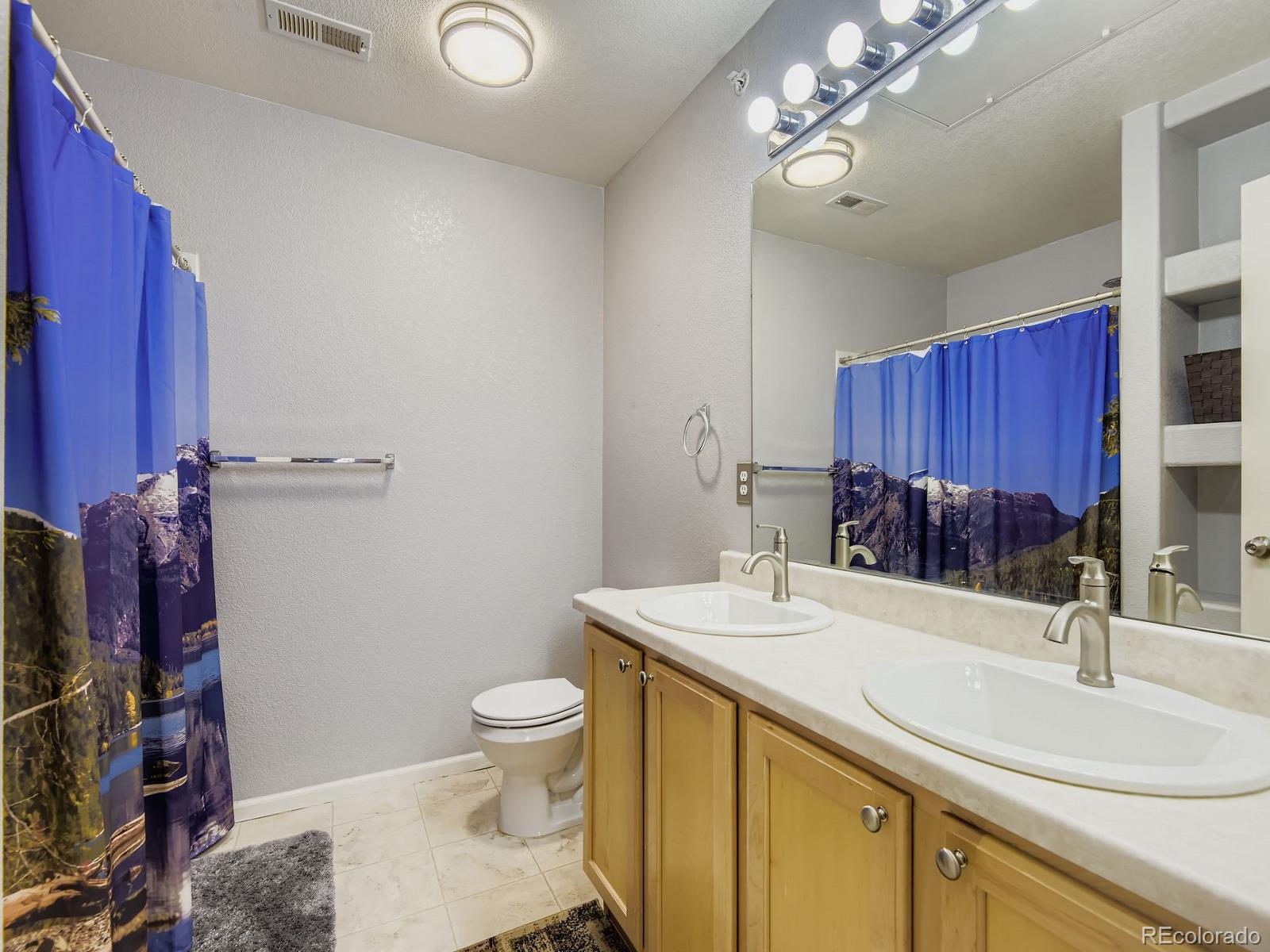 5255 Memphis Street Denver CO 80239