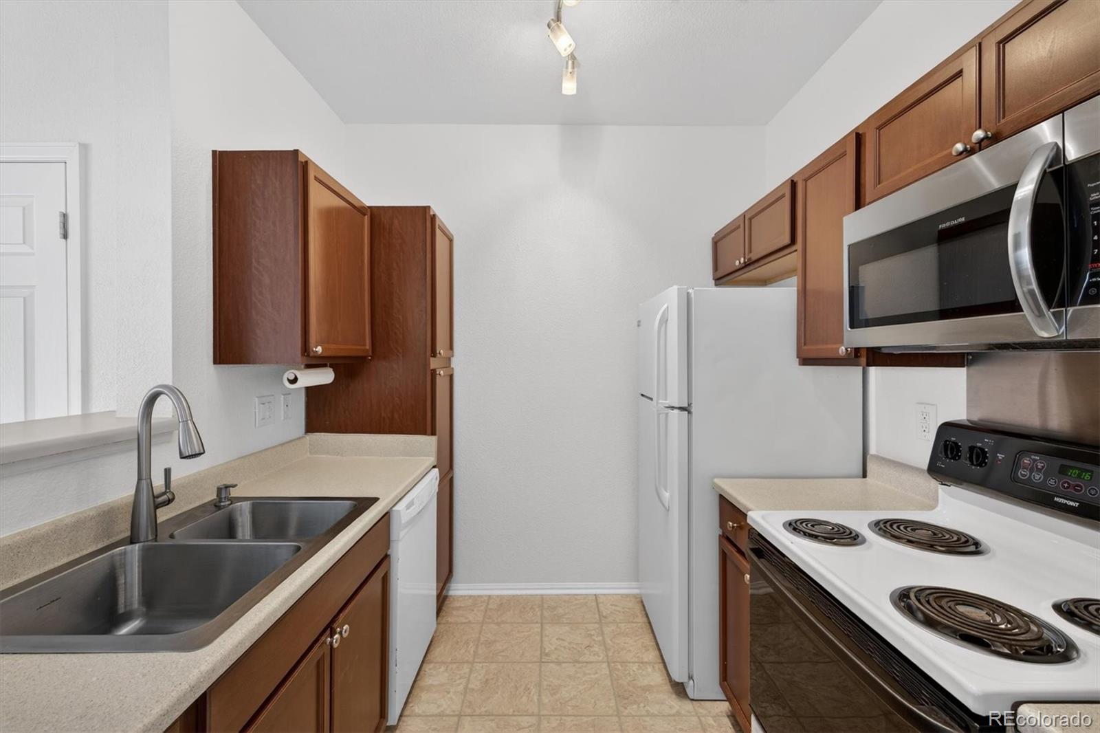 911 S Zeno Way Aurora CO 80017