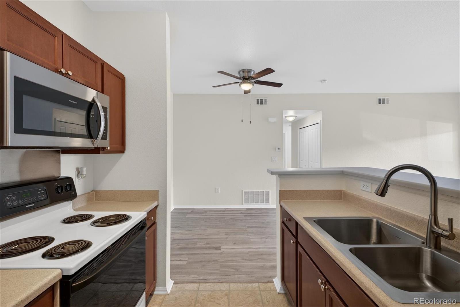 911 S Zeno Way Aurora CO 80017