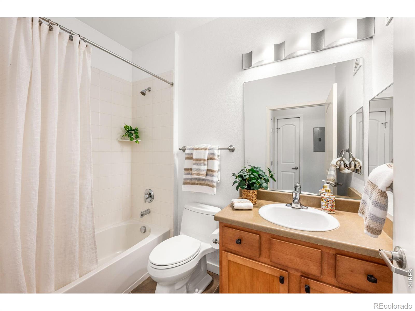 13456 Via Varra Broomfield CO 80020