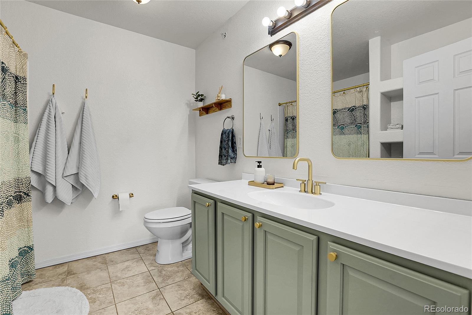 5255 Memphis Street Denver CO 80239
