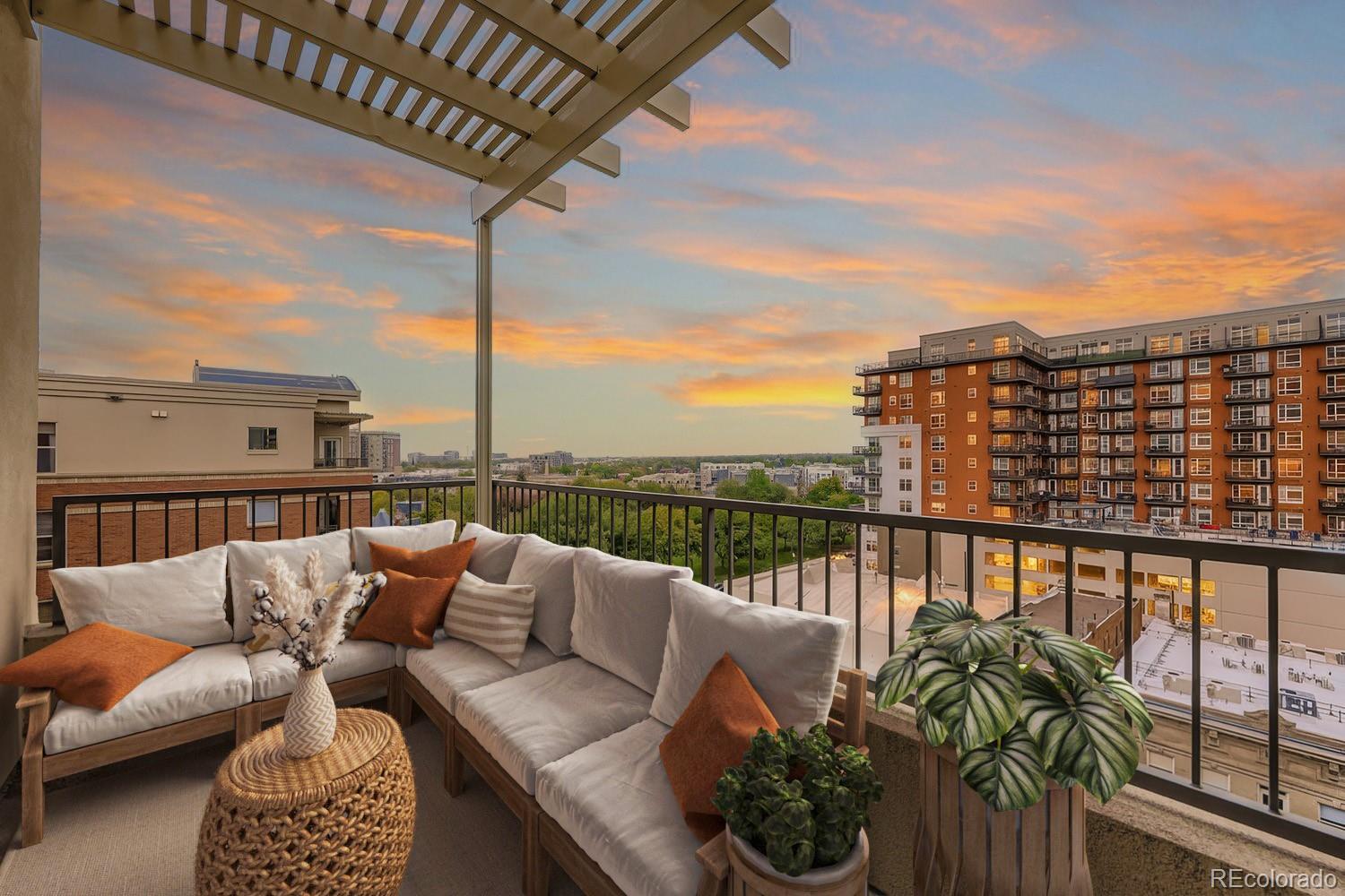 Denver CO, 1975 N Grant Street, Unit 827