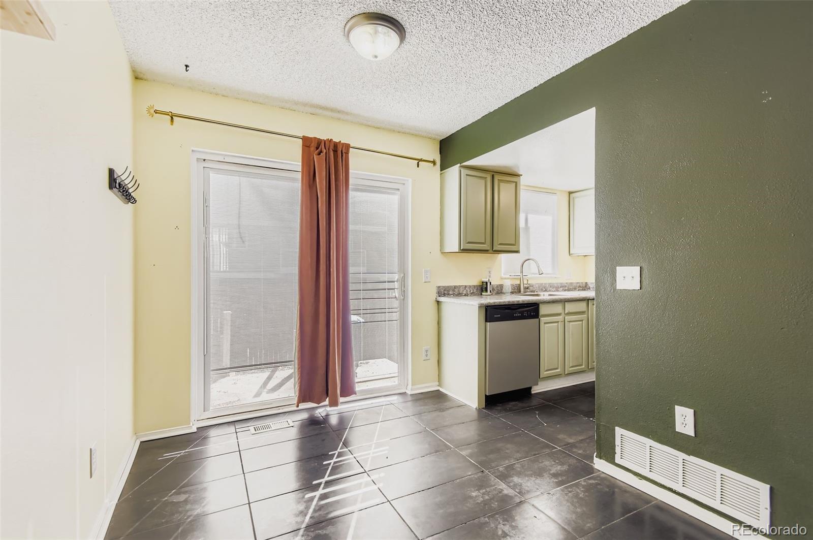 126 S Nome Street Aurora CO 80012