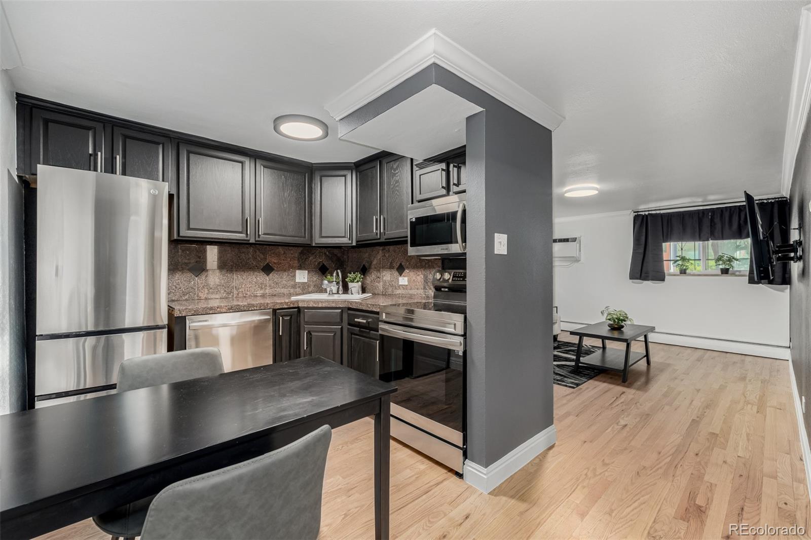Denver CO, 1390 N Emerson Street, Unit 101
