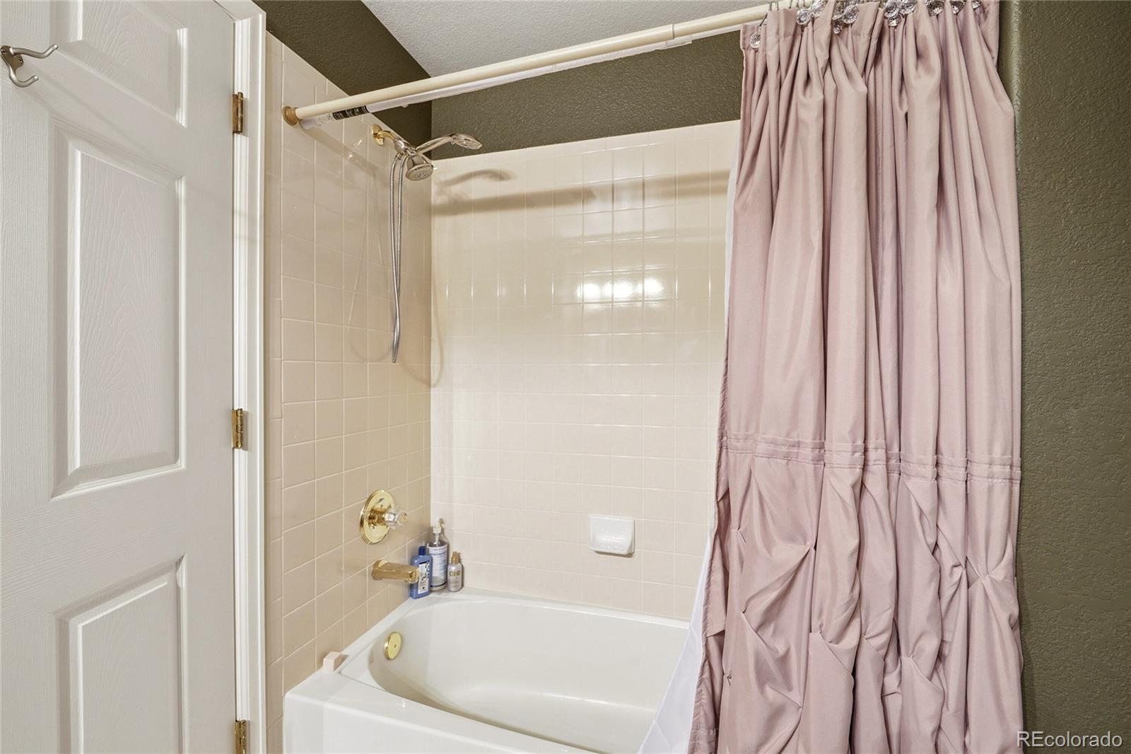 13732 Legend Way Broomfield CO 80023