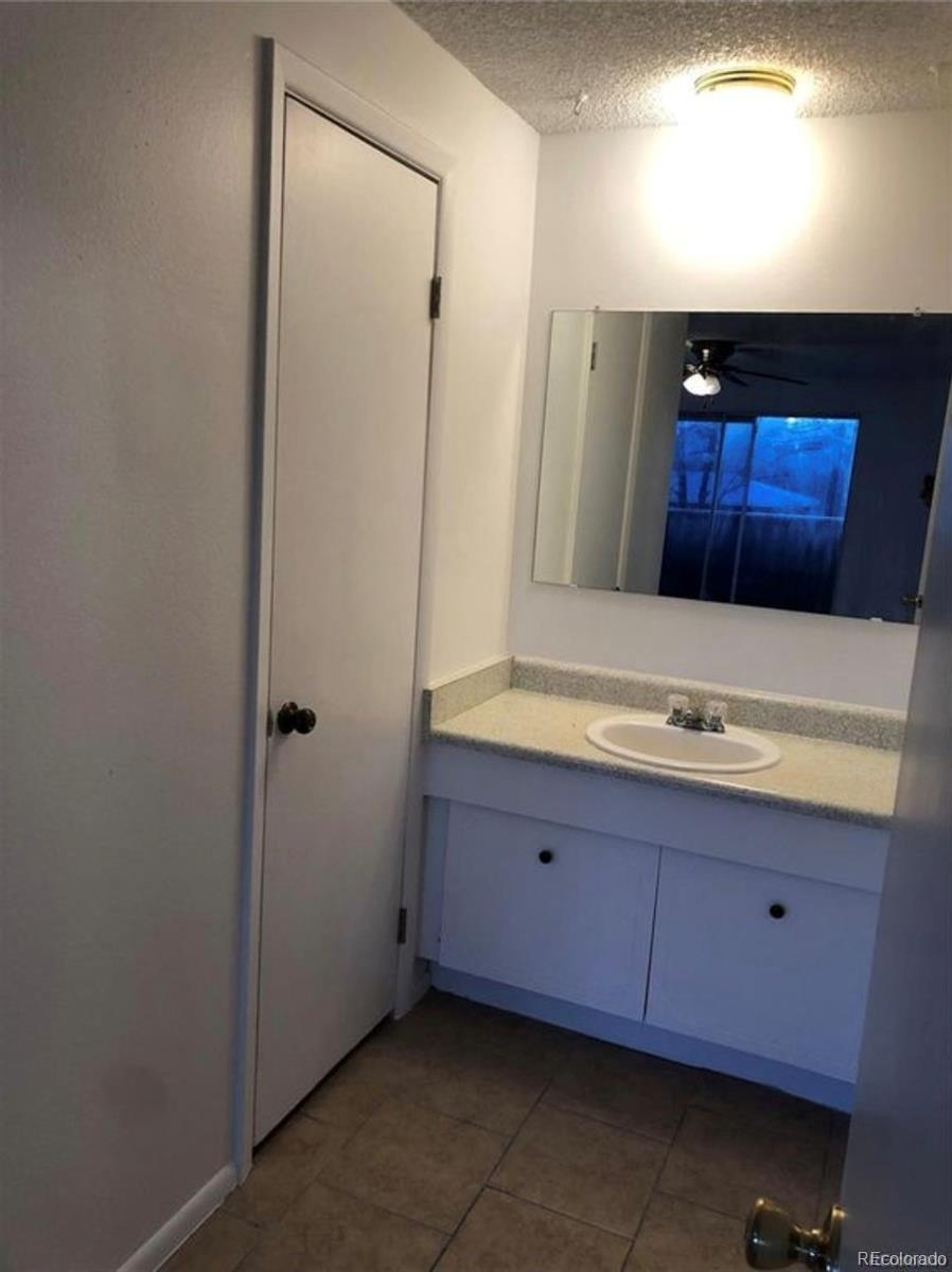 561 Geneva Street Aurora CO 80010