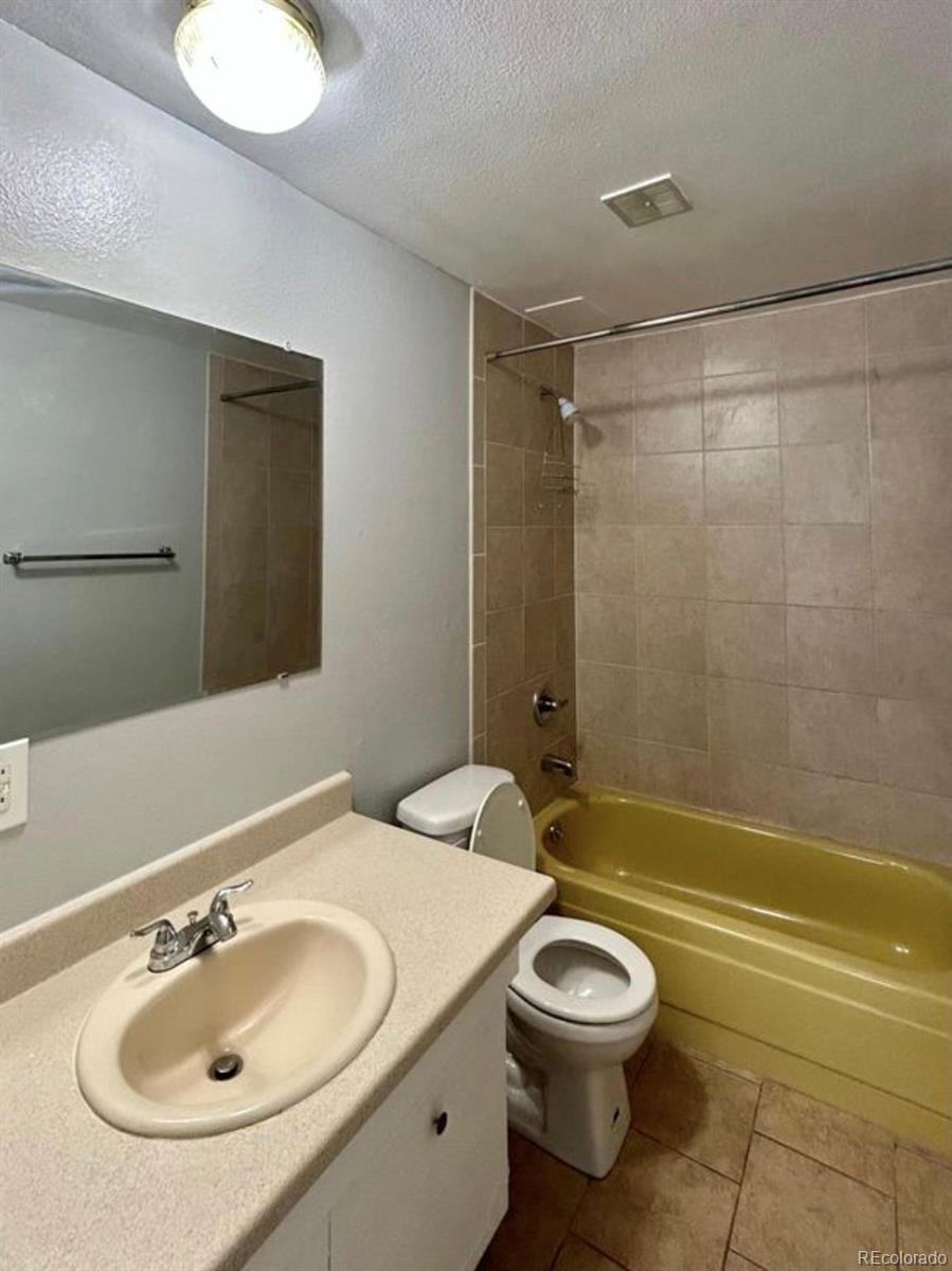 561 Geneva Street Aurora CO 80010