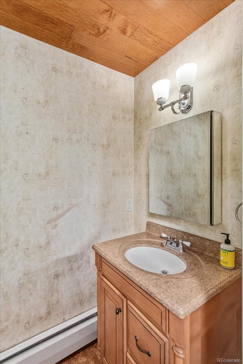 1247 J Street Salida CO 81201