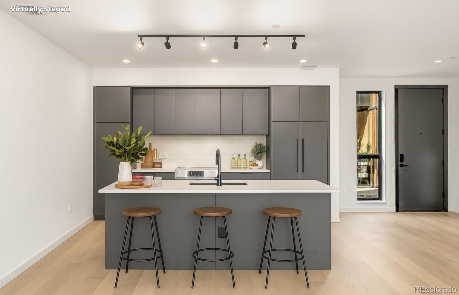 Denver CO, 1601 Park Avenue, Unit 215