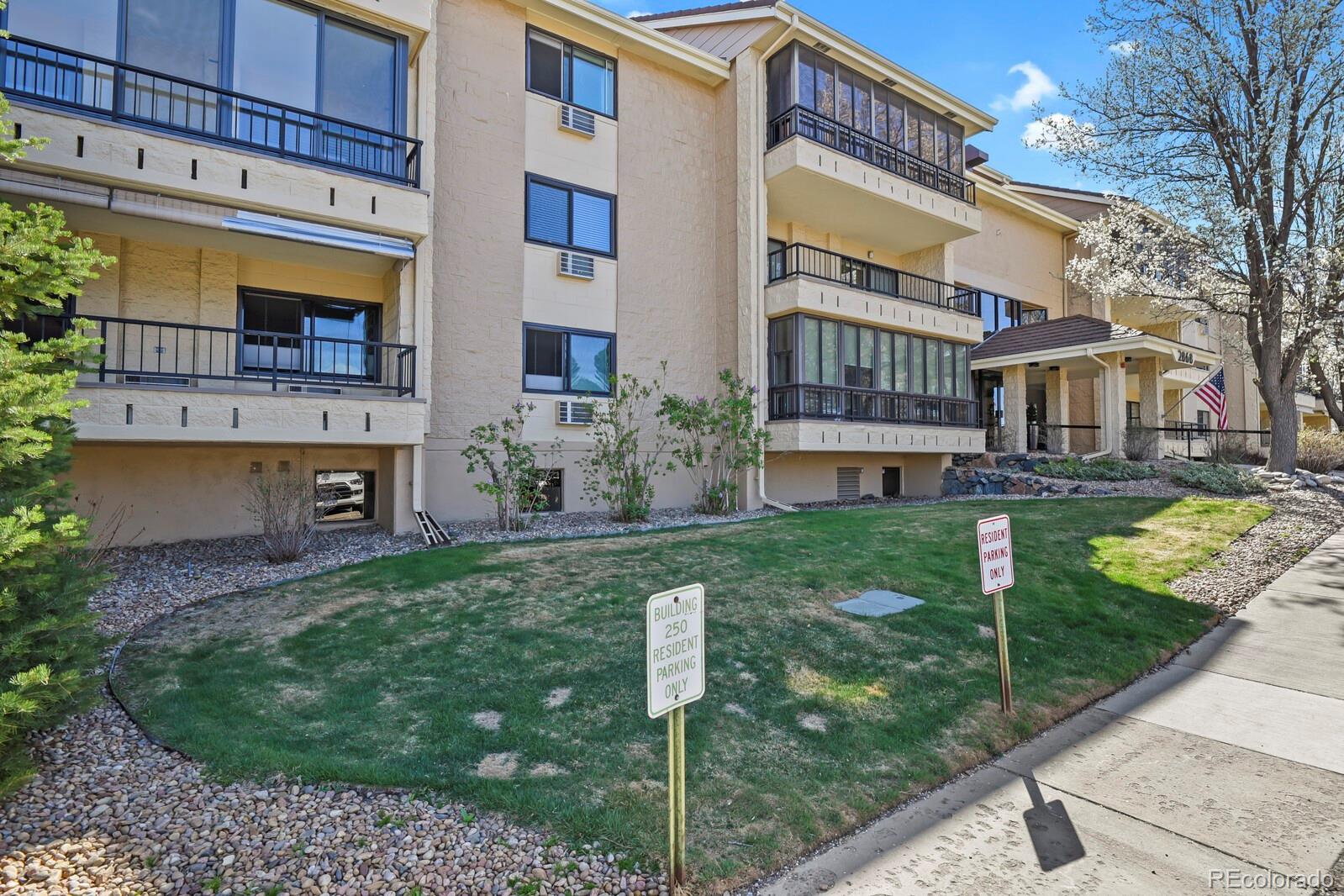2868 S Heather Gardens Way Aurora CO 80014