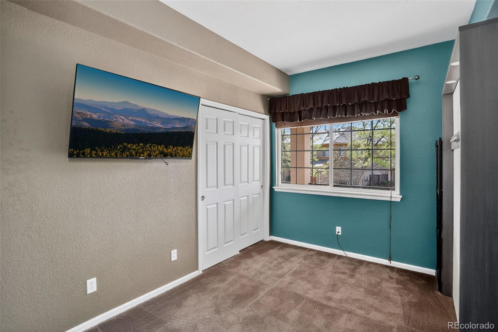 1703 Whitehall Drive Longmont CO 80504