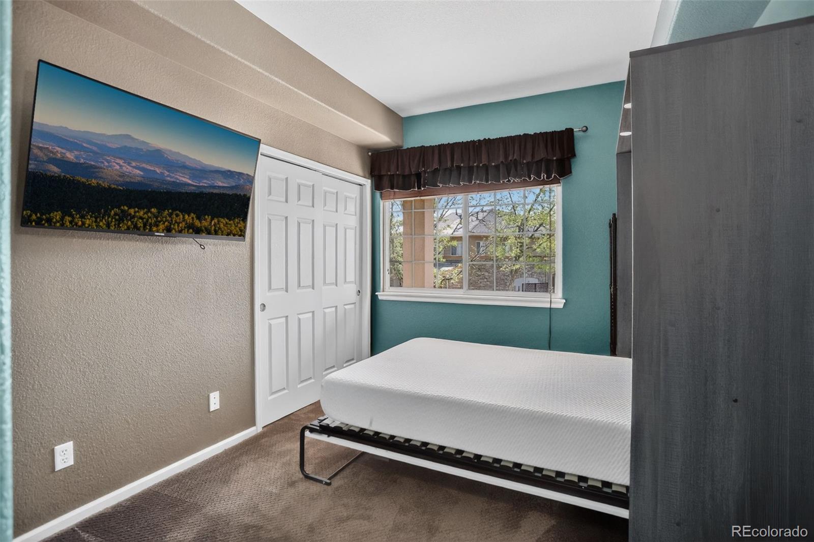 1703 Whitehall Drive Longmont CO 80504