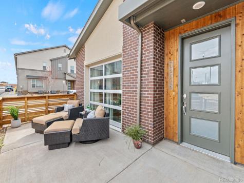 19515 E Sunset Circle Centennial CO 80015