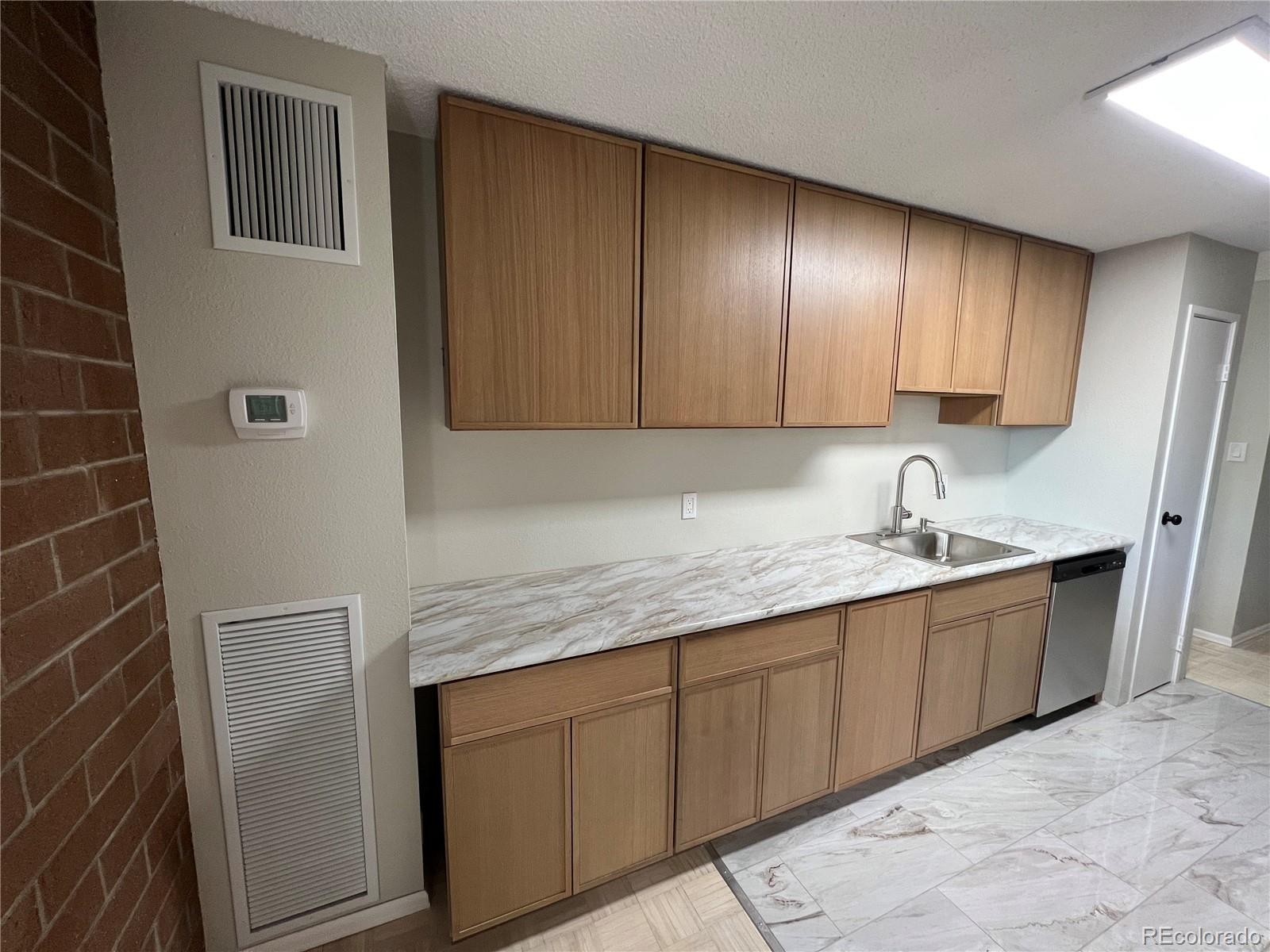 2880 S Locust Street Denver CO 80222