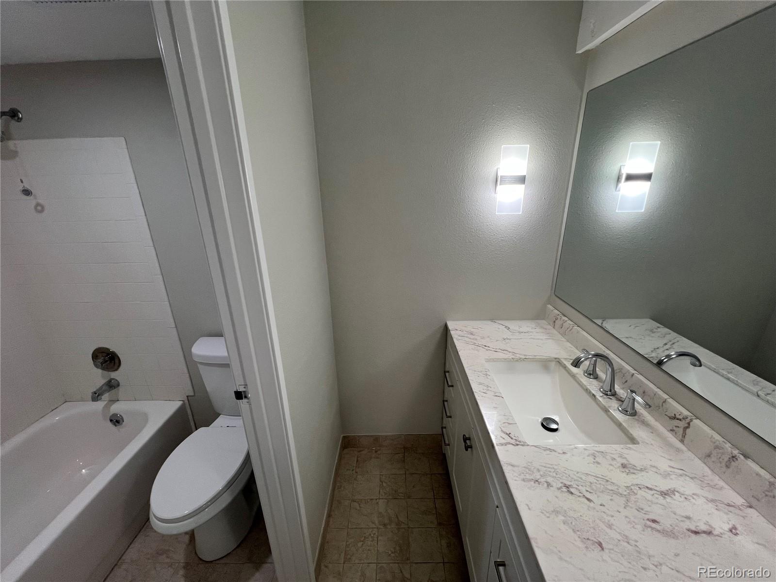 2880 S Locust Street Denver CO 80222
