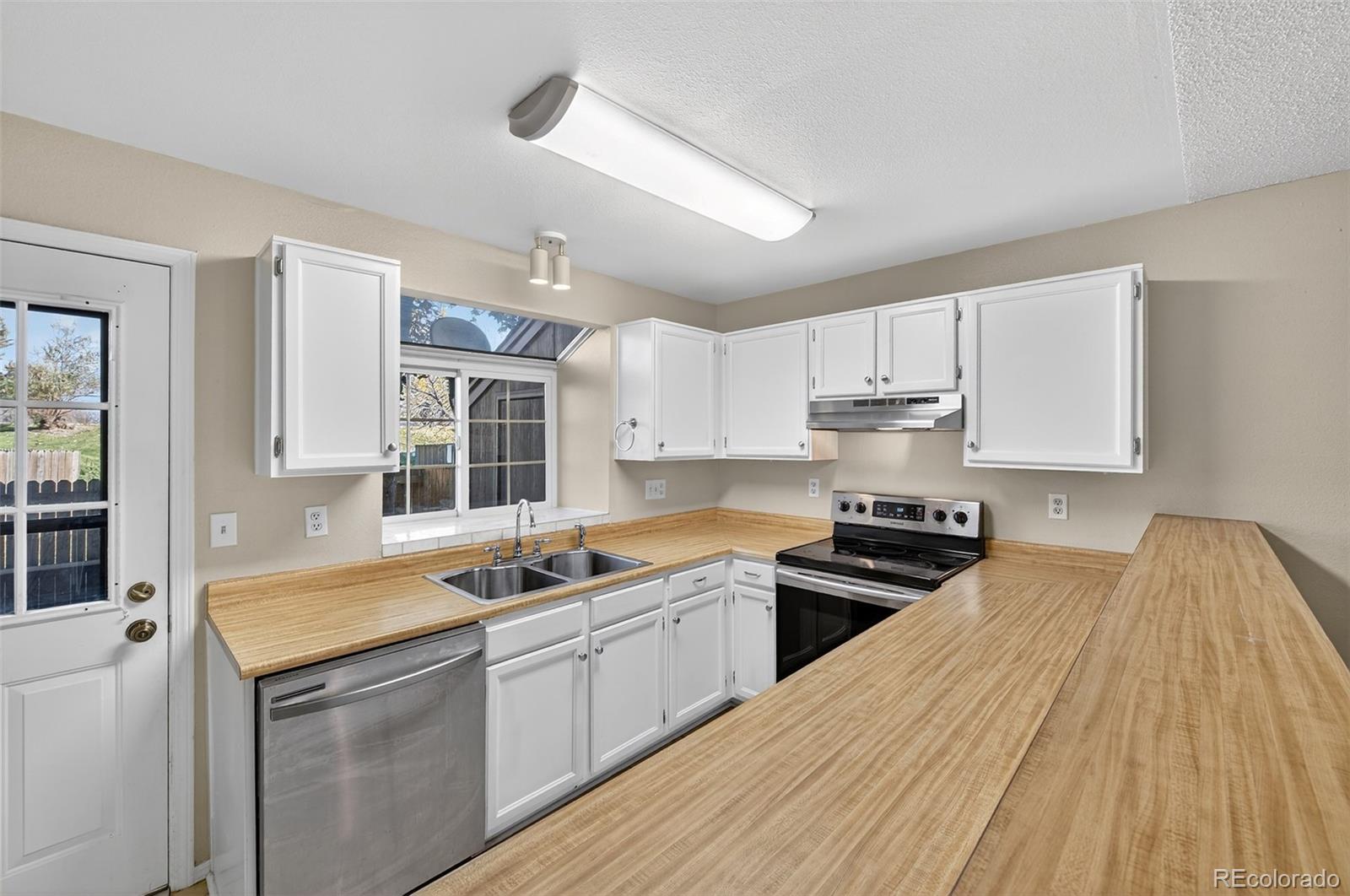 1218 S Flower Circle Lakewood CO 80232