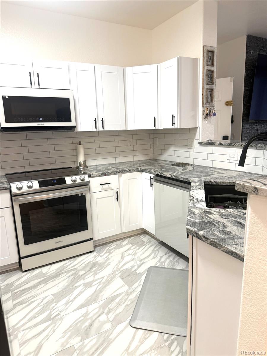 1691 W Canal Circle Littleton CO 80120