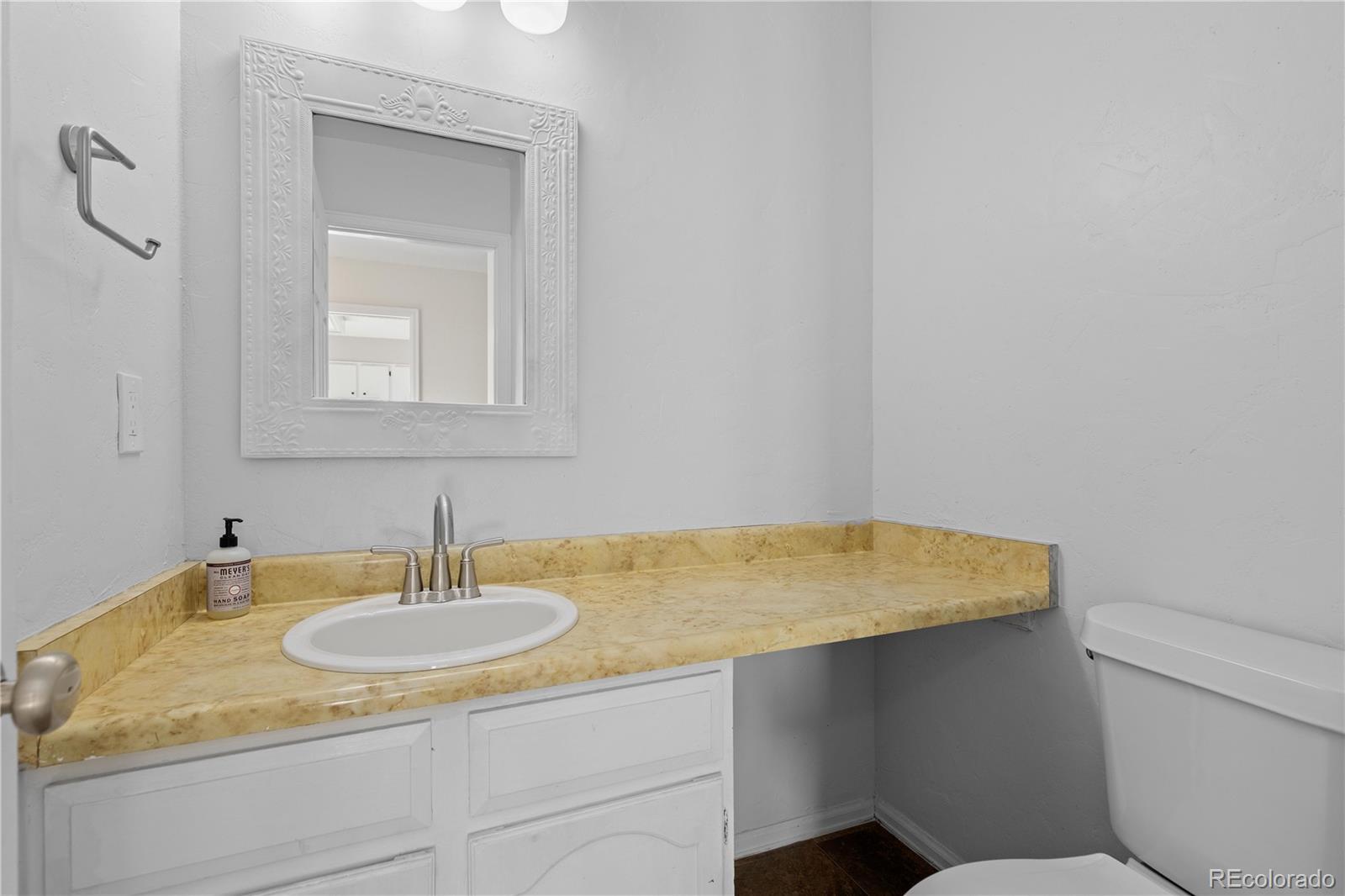 7900 W Layton Avenue Littleton CO 80123