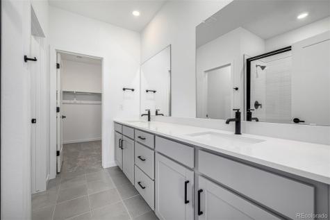 5688 N Killarney Court Aurora CO 80019