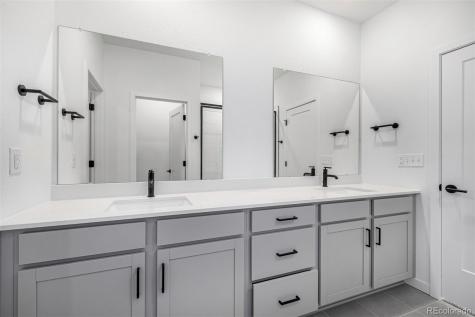 5688 N Killarney Court Aurora CO 80019
