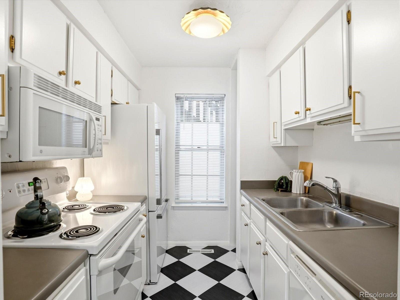 7105 S Gaylord Street Centennial CO 80122