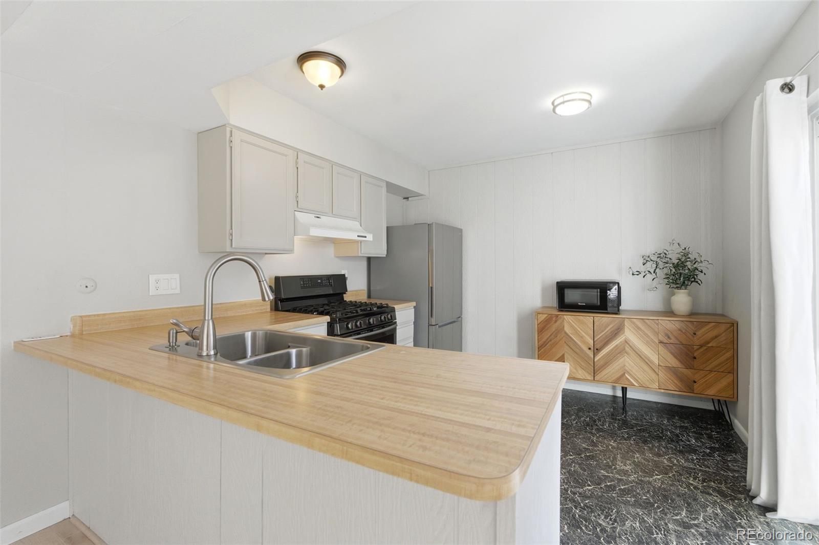2411 S Xanadu Way Aurora CO 80014