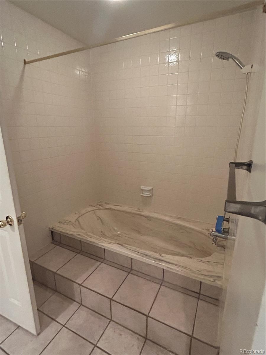 2002 S Worchester Way Aurora CO 80014