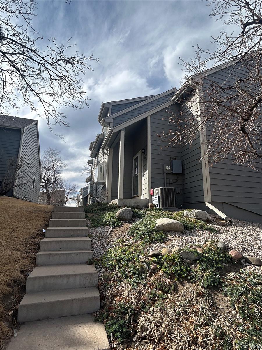 2002 S Worchester Way Aurora CO 80014