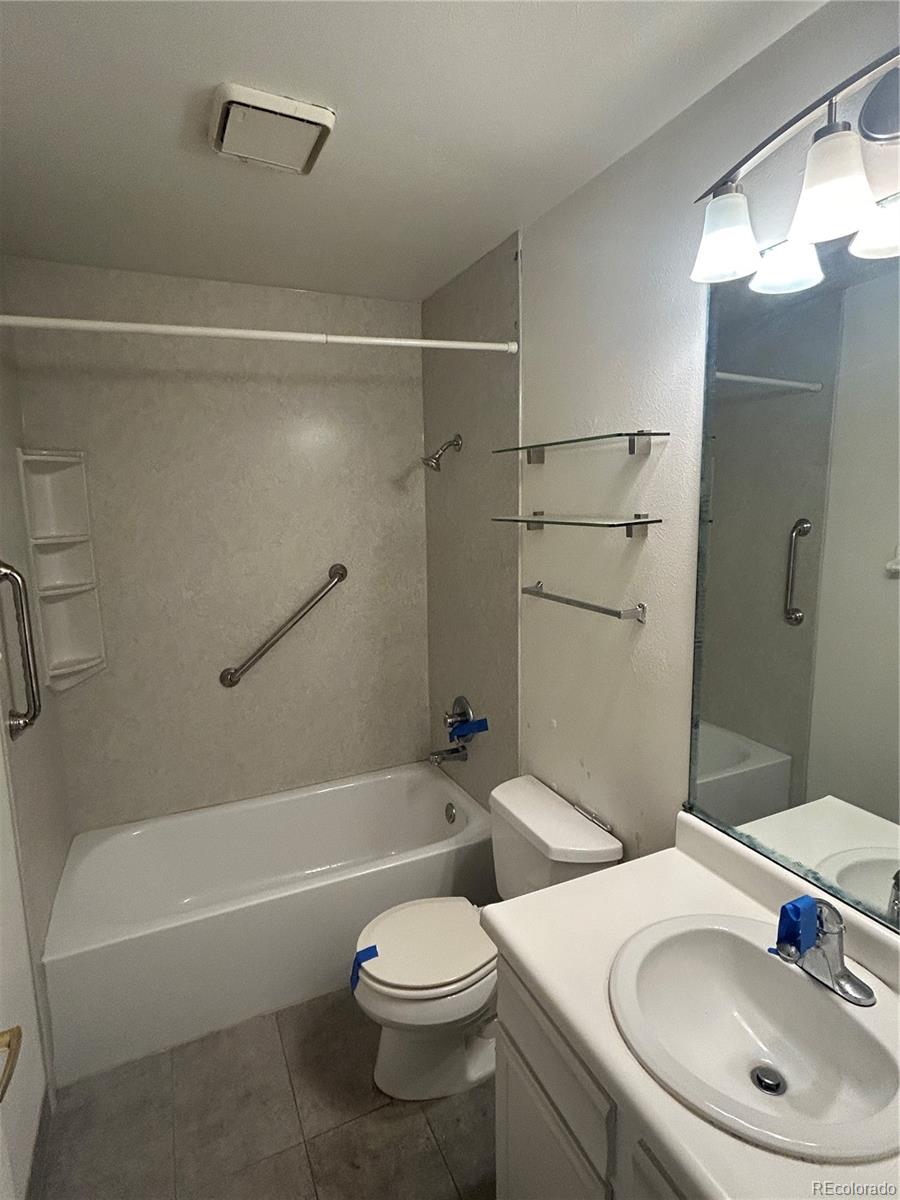 2002 S Worchester Way Aurora CO 80014