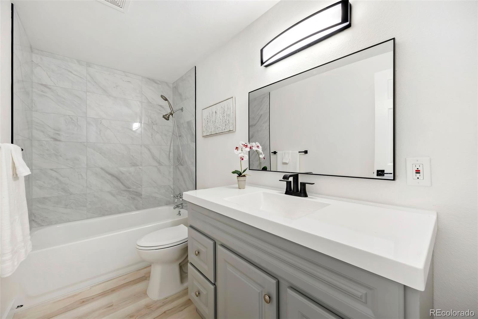 5819 S Pearl Street Centennial CO 80121