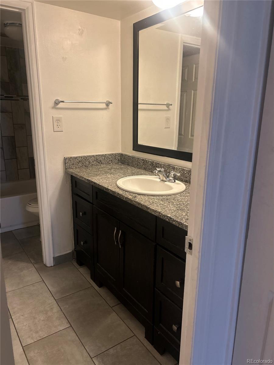384 S Ironton Street Aurora CO 80012