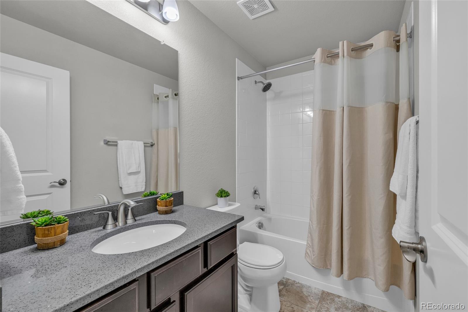 1877 S Buchanan Circle Aurora CO 80018