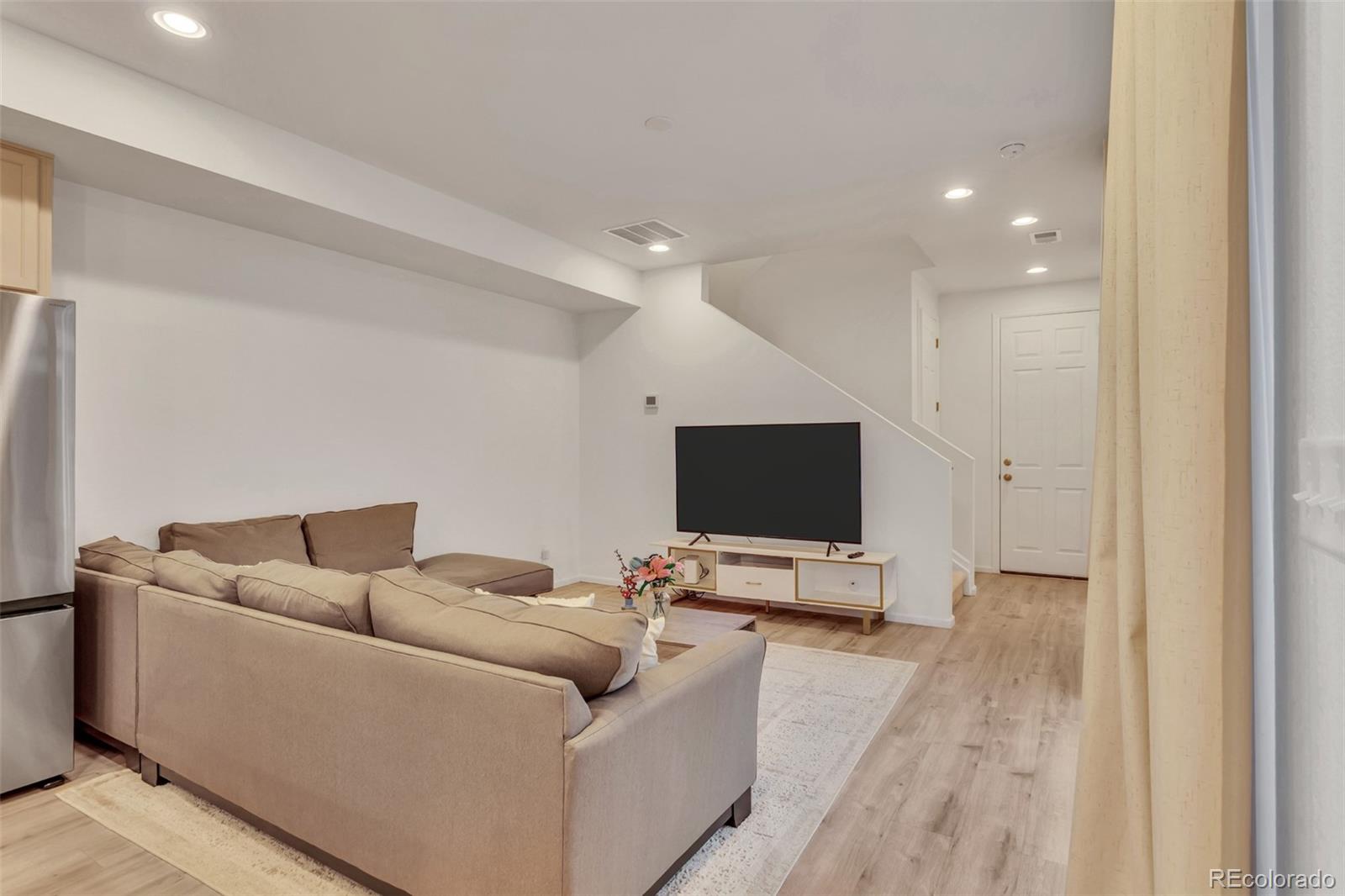23 N Uriah Street Aurora CO 80018