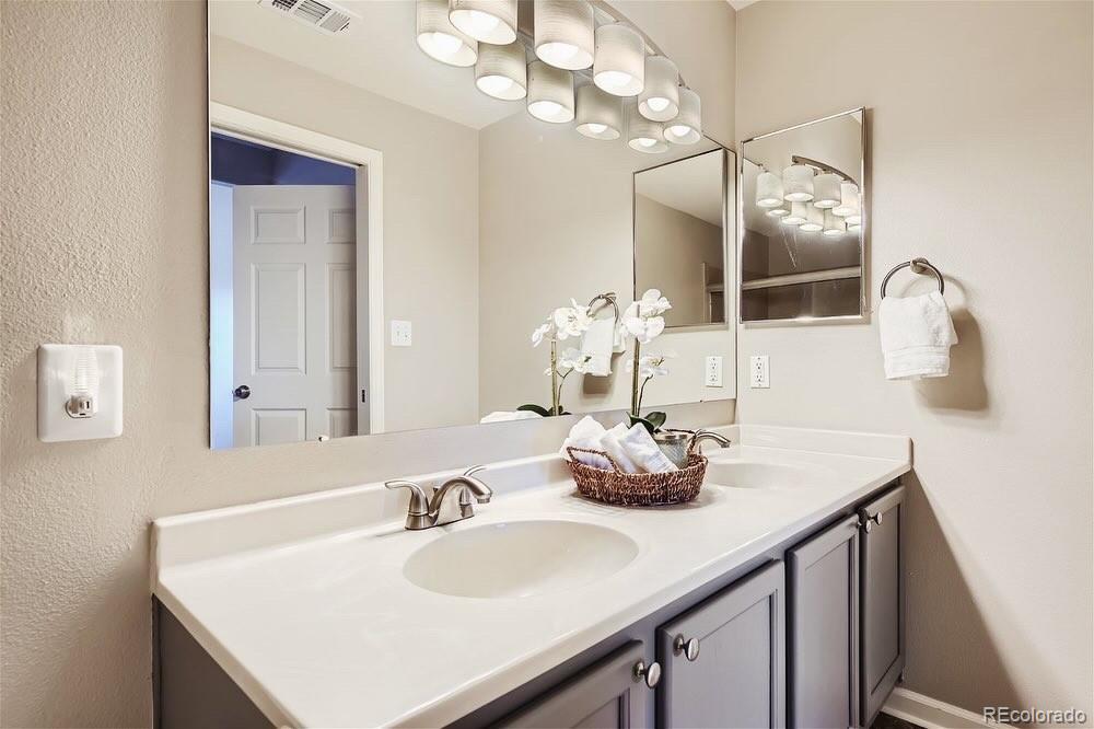 8469 Little Rock Way Highlands Ranch CO 80126