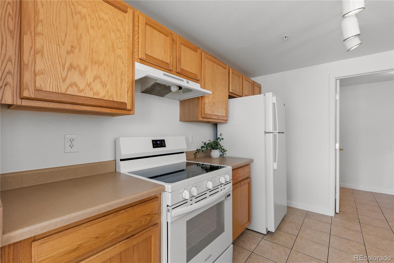 5756 N Genoa Way Aurora CO 80019