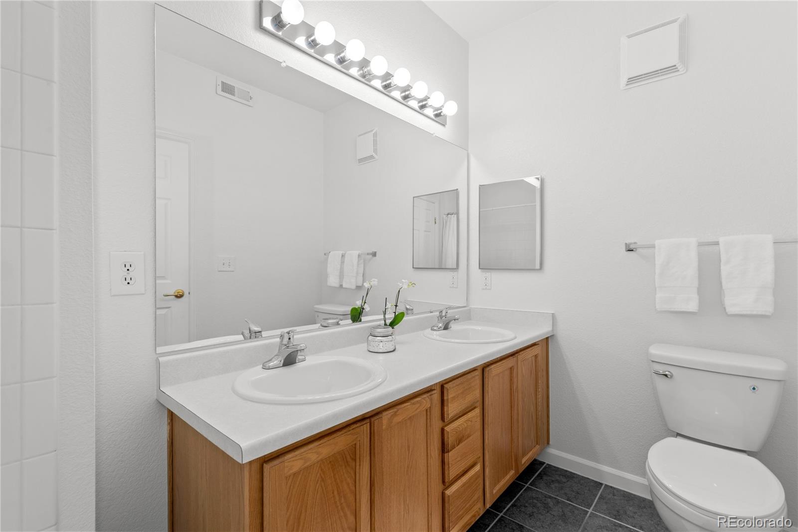 5756 N Genoa Way Aurora CO 80019