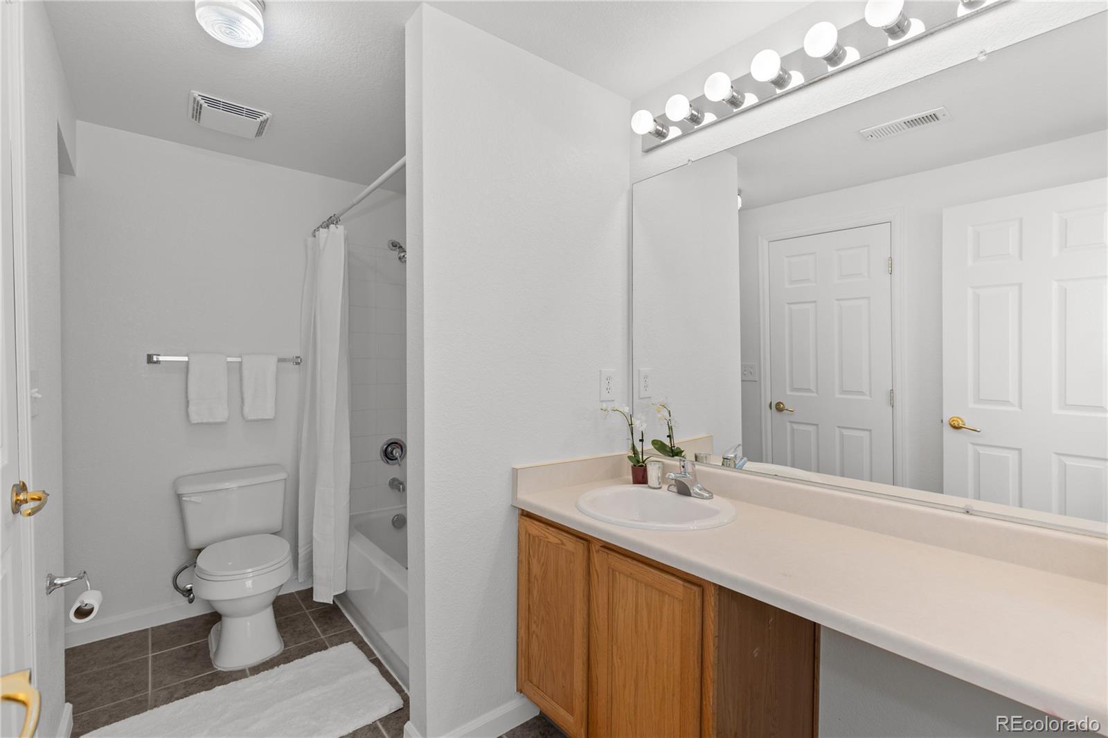 5756 N Genoa Way Aurora CO 80019