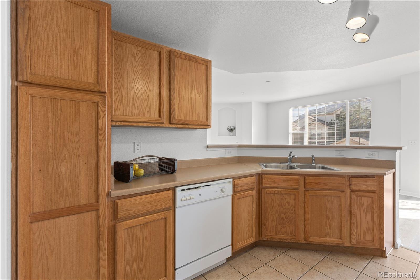 5756 N Genoa Way Aurora CO 80019