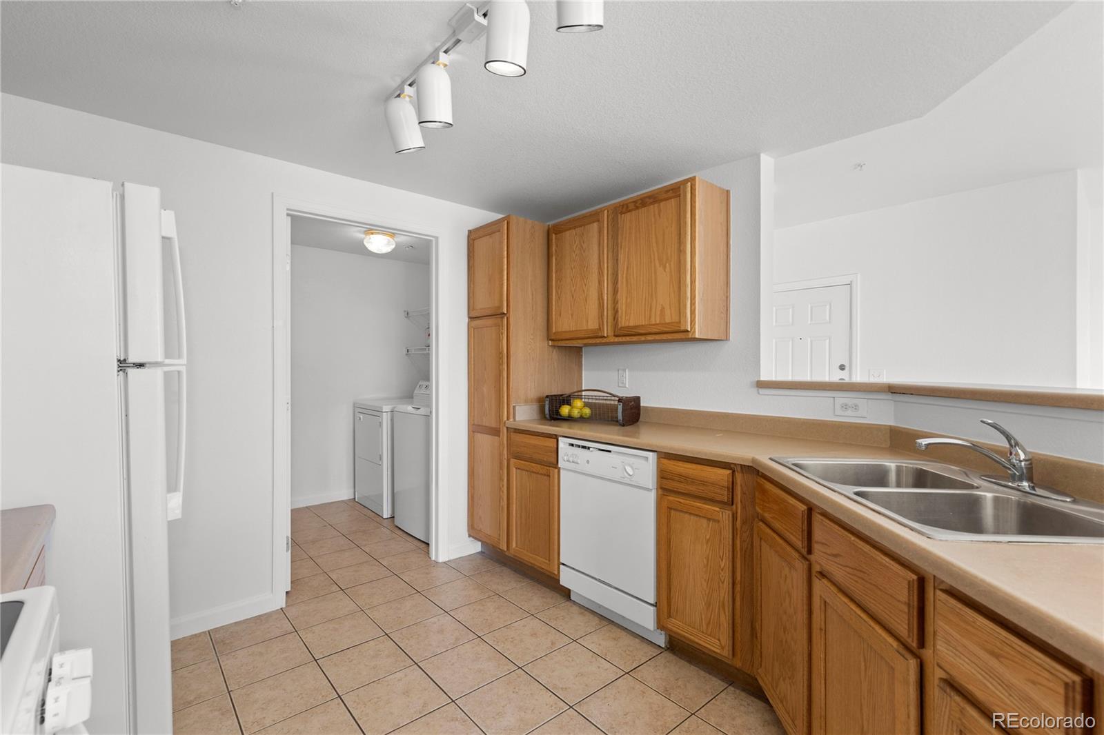 5756 N Genoa Way Aurora CO 80019
