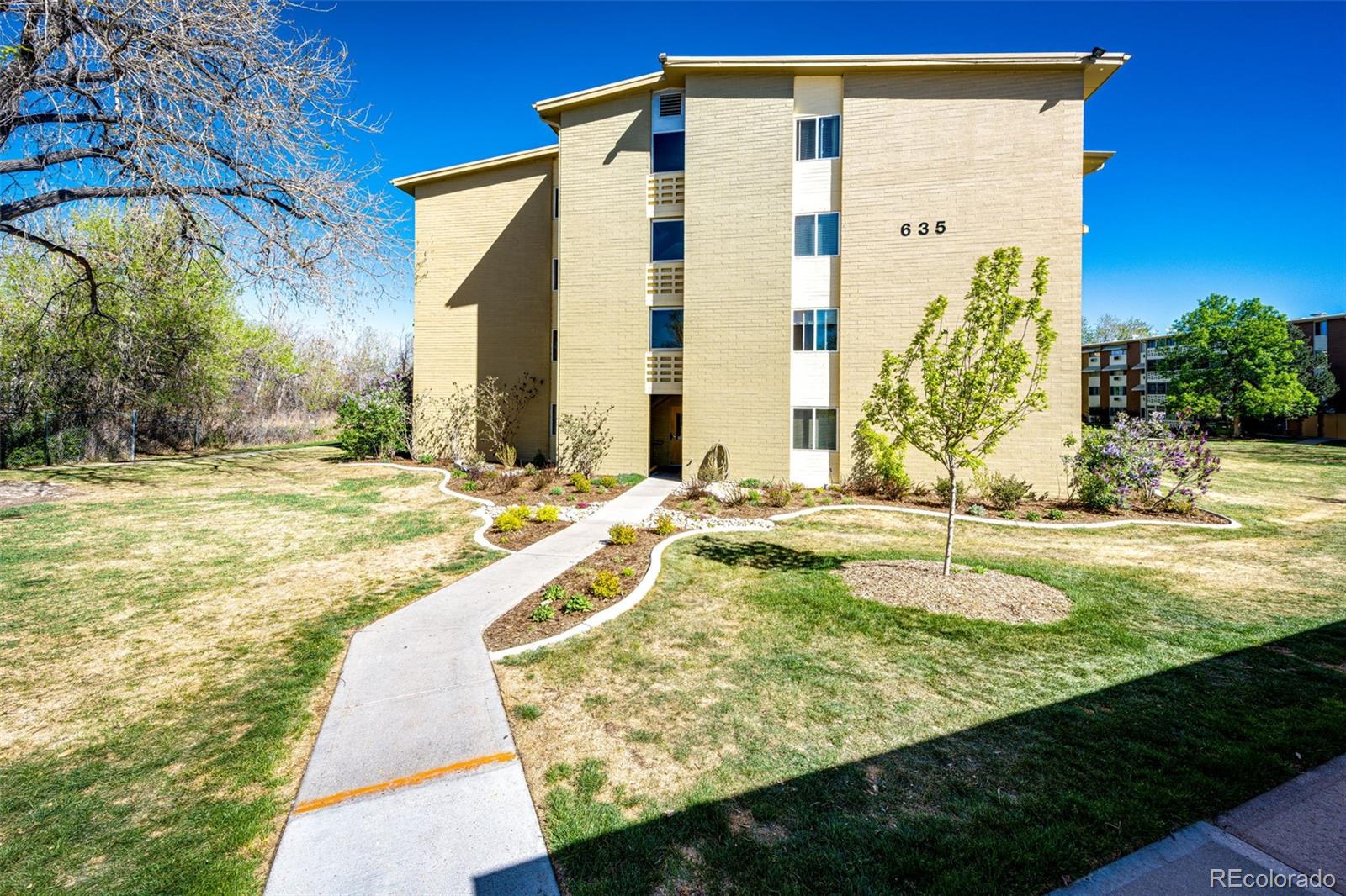 635 S Alton Way Denver CO 80247