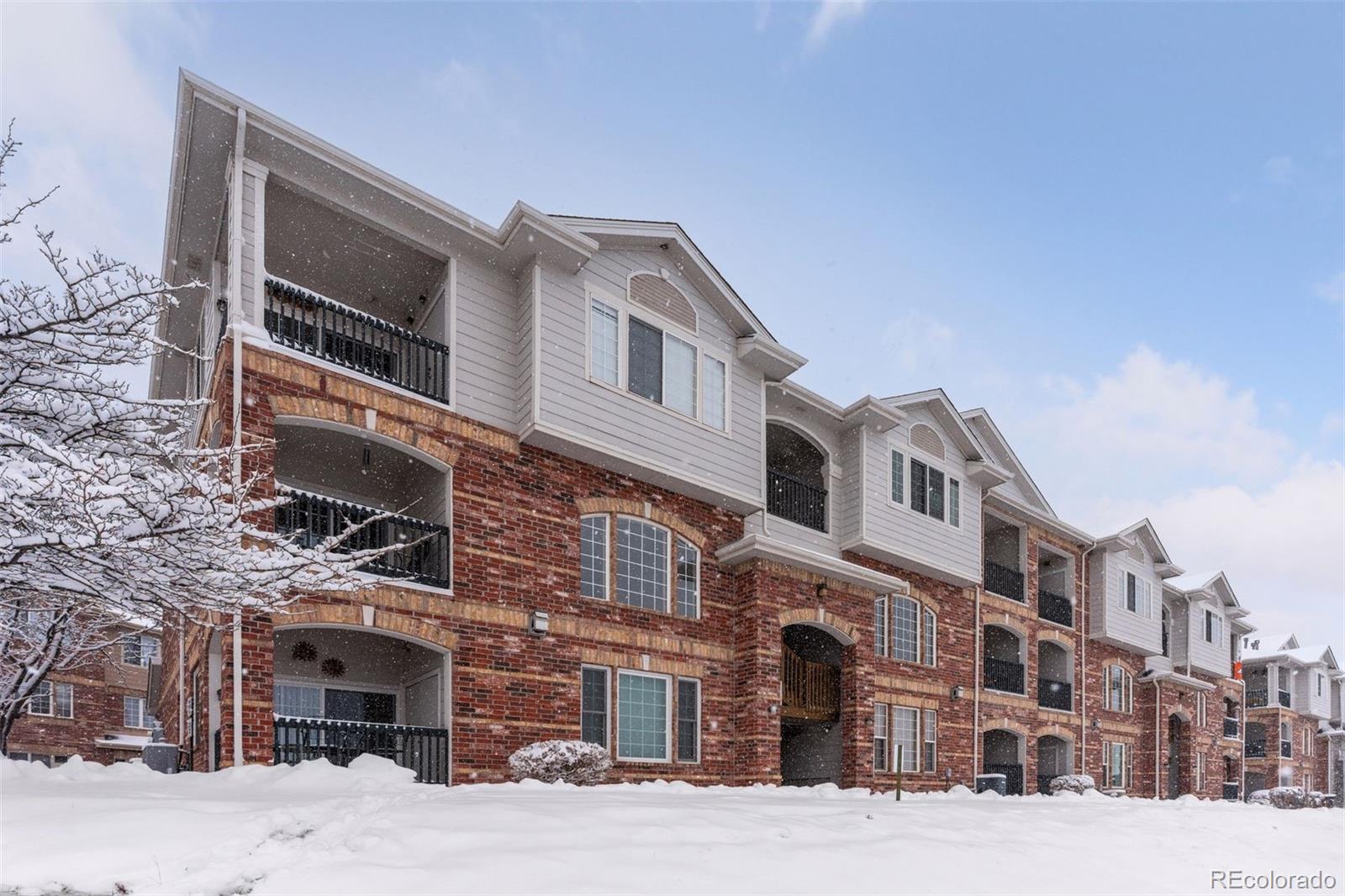 8944 Fox Drive Denver CO 80260